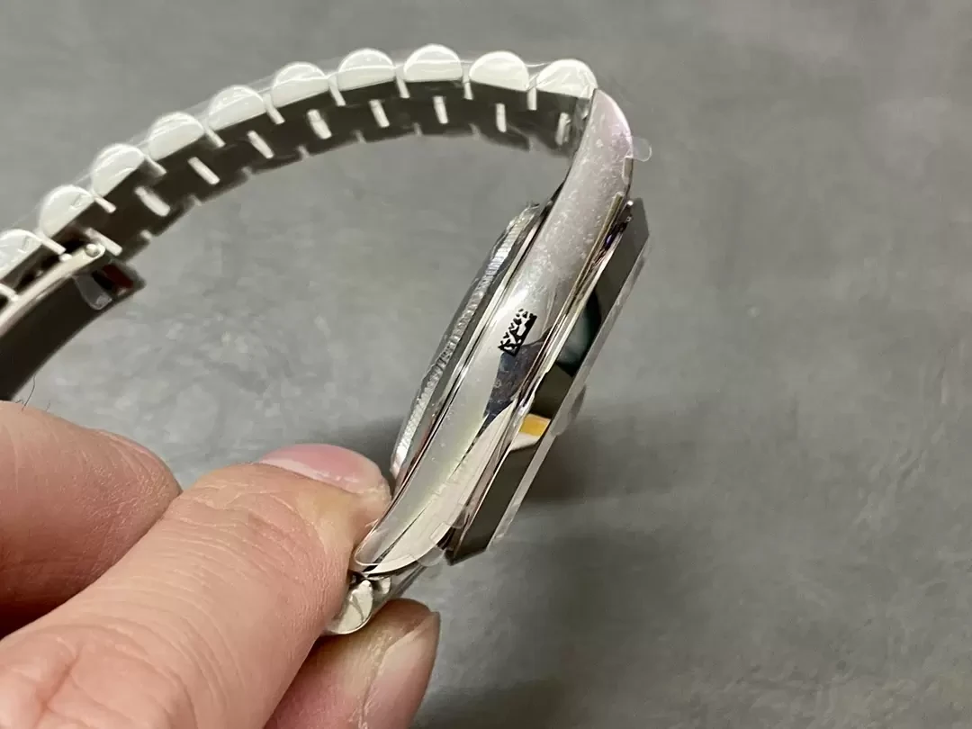 GM공장 V3 롤렉스 데이데이트 그린 아랍 다이얼 바게트 스무스 베젤 m228236