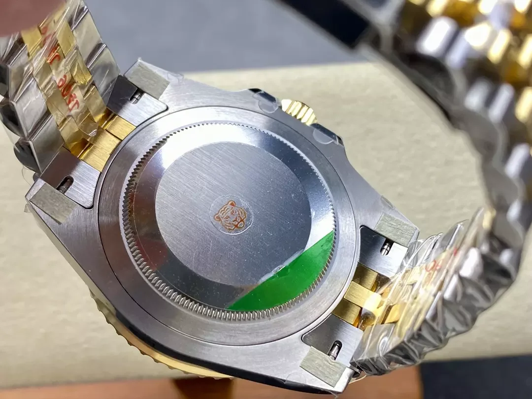 EW공장 롤렉스 GMT 마스터2 블랙 다이얼 옐로우 골드 콤비 m126713grnr