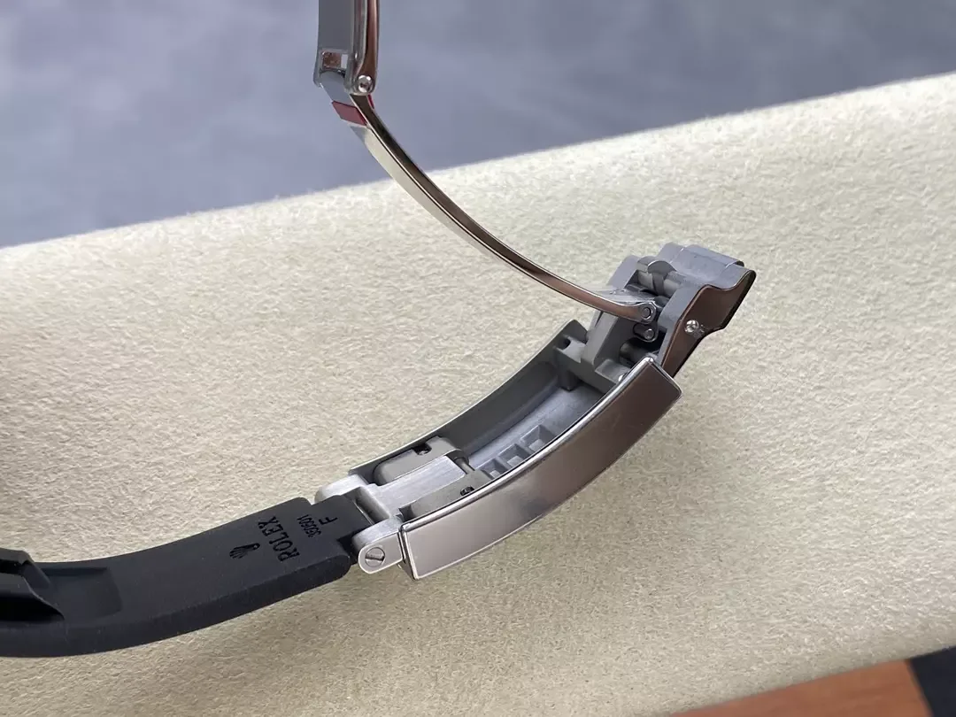 EW공장 롤렉스 요트마스터 블랙 다이얼 40mm 226659