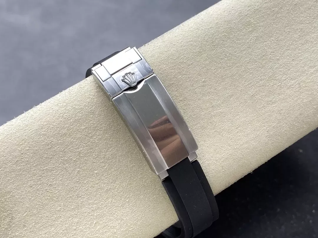 EW공장 롤렉스 요트마스터 블랙 다이얼 40mm 226659