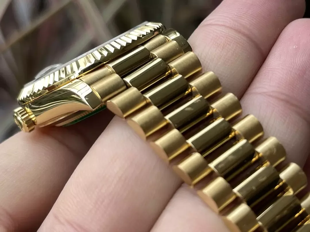 KF공장 롤렉스 데이데이트 블랙 다이아 다이얼 옐로우 골드 금통 40mm 228235