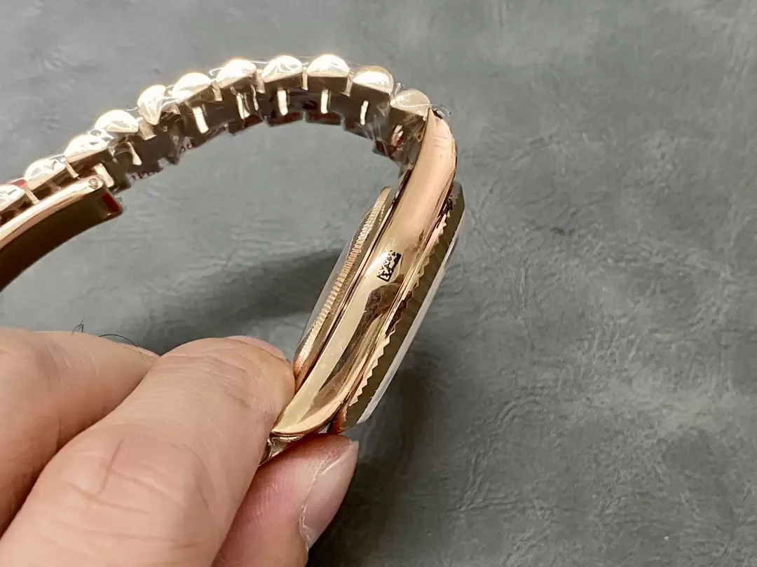 GM공장 V3 롤렉스 데이데이트 살몬 다이아 다이얼 로즈골드 금통 40mm 228235