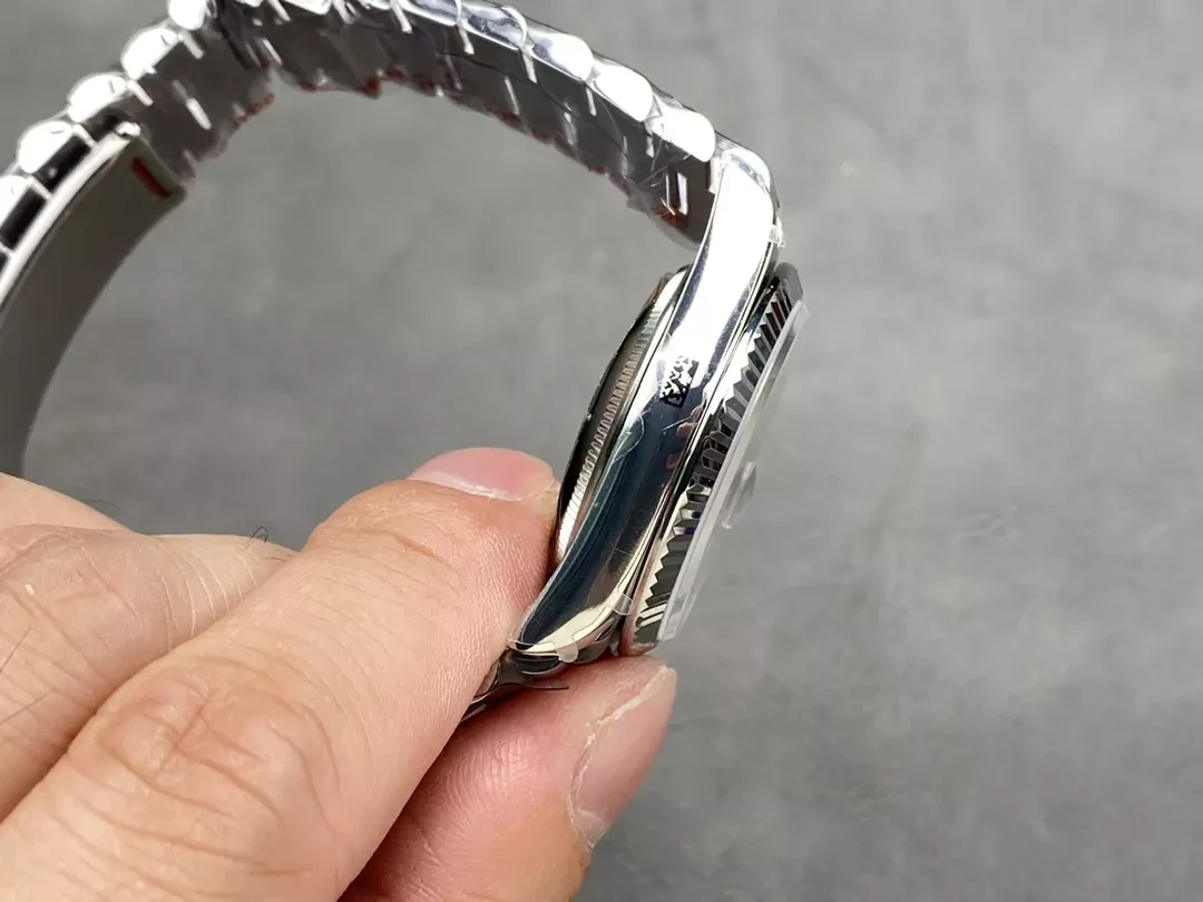 QF공장 롤렉스 데이데이트 청판 옴브레 다이얼 10P다이아 화이트 골드 36mm 128236