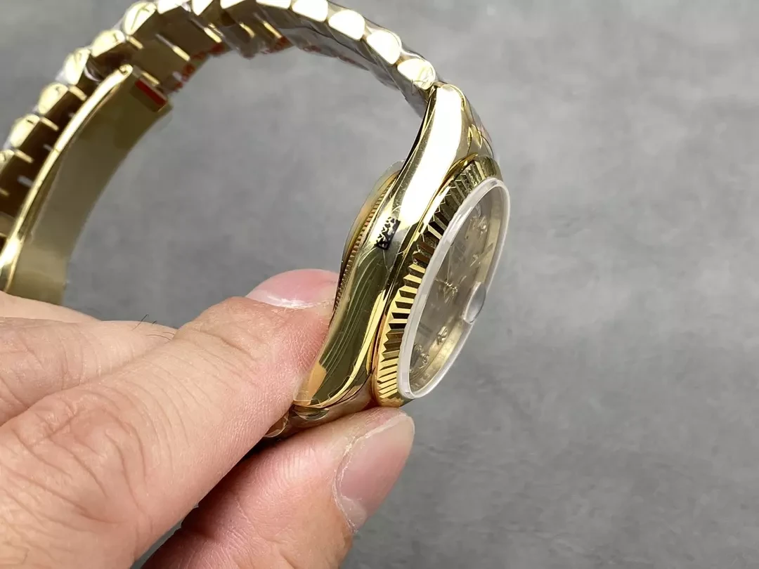 QF공장 롤렉스 데이데이트 샴폐인 옴브레 다이얼 10P다이아 옐로우골드 금통 36mm 128238