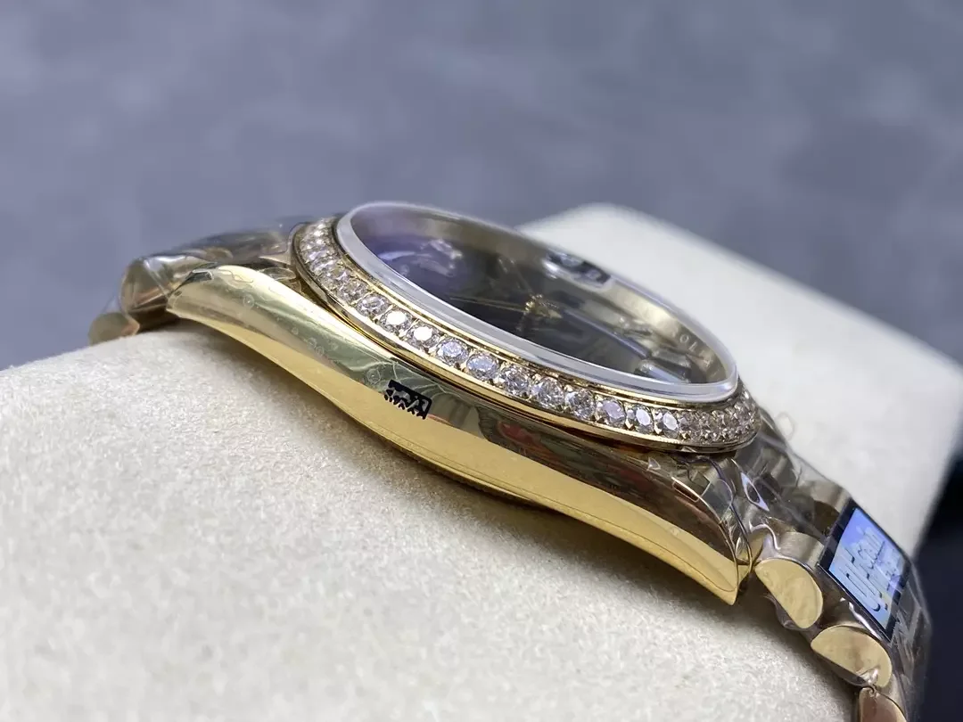 QF공장 롤렉스 데이데이트 블랙 다이얼 바게트다이아 옐로우골드 금통 40mm 228238