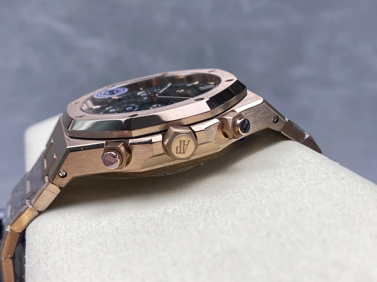 APS공장 오데마피게 로얄오크 크로노그래프 그린 다이얼 41mm 26240 RG