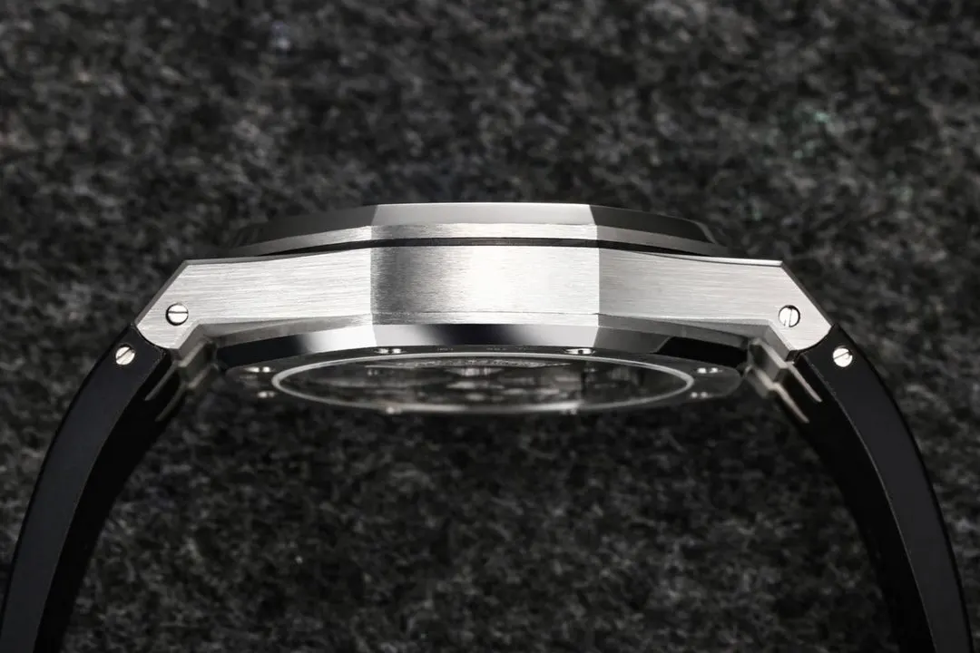 R8공장 오데마피게 로얄오크 셀프와인딩 플라잉 투르비용 26521BC.ZZ.1220BC.01