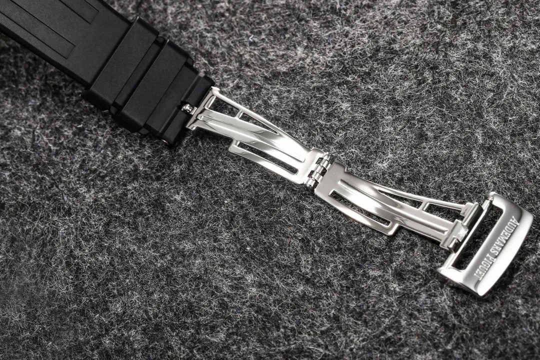 R8공장 오데마피게 로얄오크 셀프와인딩 플라잉 투르비용 26521BC.ZZ.1220BC.01