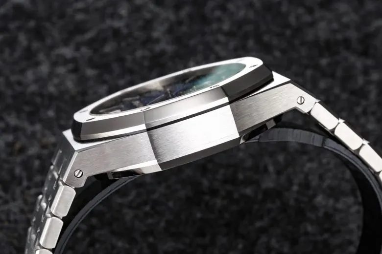 R8공장 오데마피게 로얄오크 셀프와인딩 플라잉 투르비용 26530PT.OO.1220PT.01