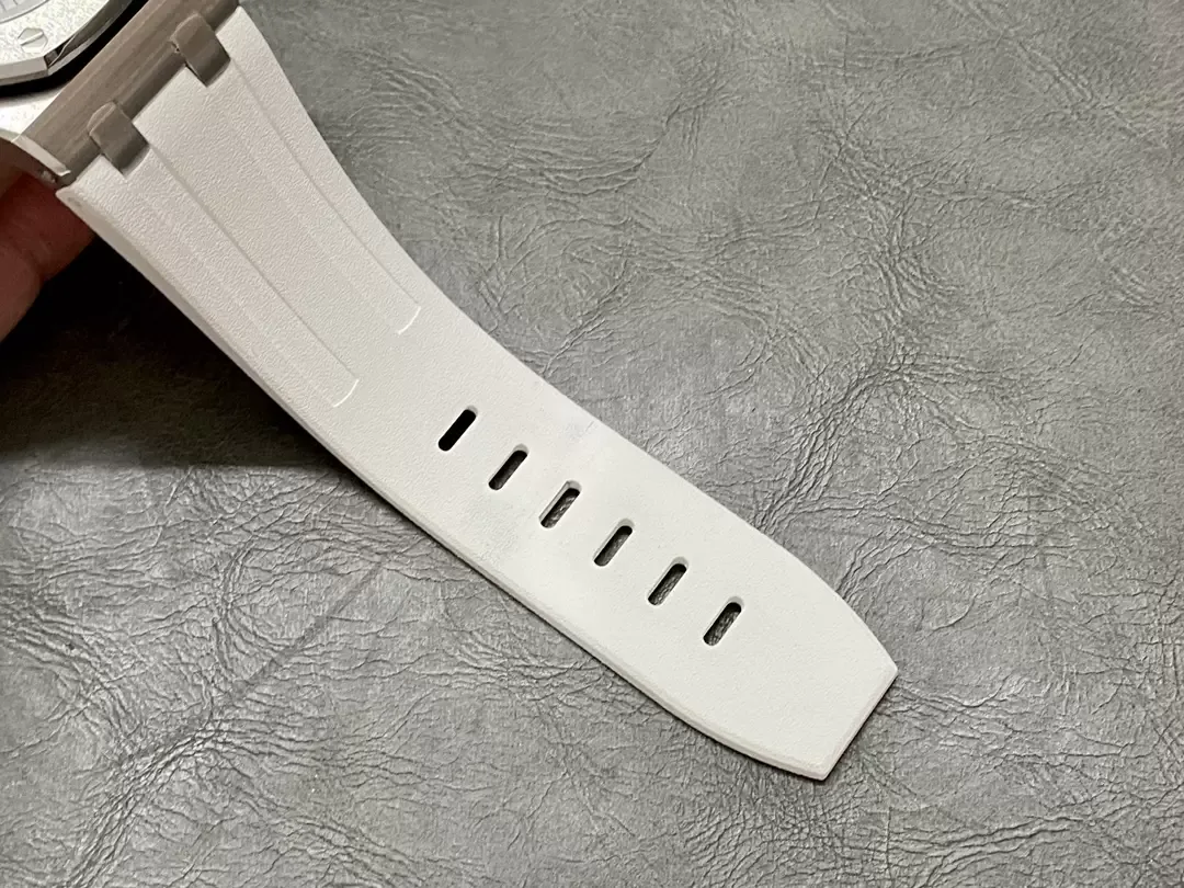 APS공장 오데마피게 로얄오크 오프쇼어 다이버 42mm 15707CB.OO.A010CA.01