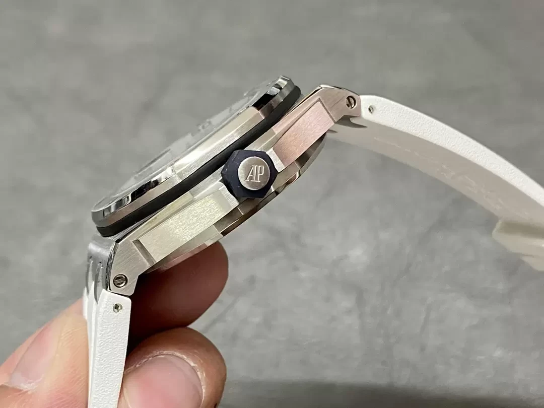 APS공장 오데마피게 로얄오크 오프쇼어 다이버 42mm 15707CB.OO.A010CA.01