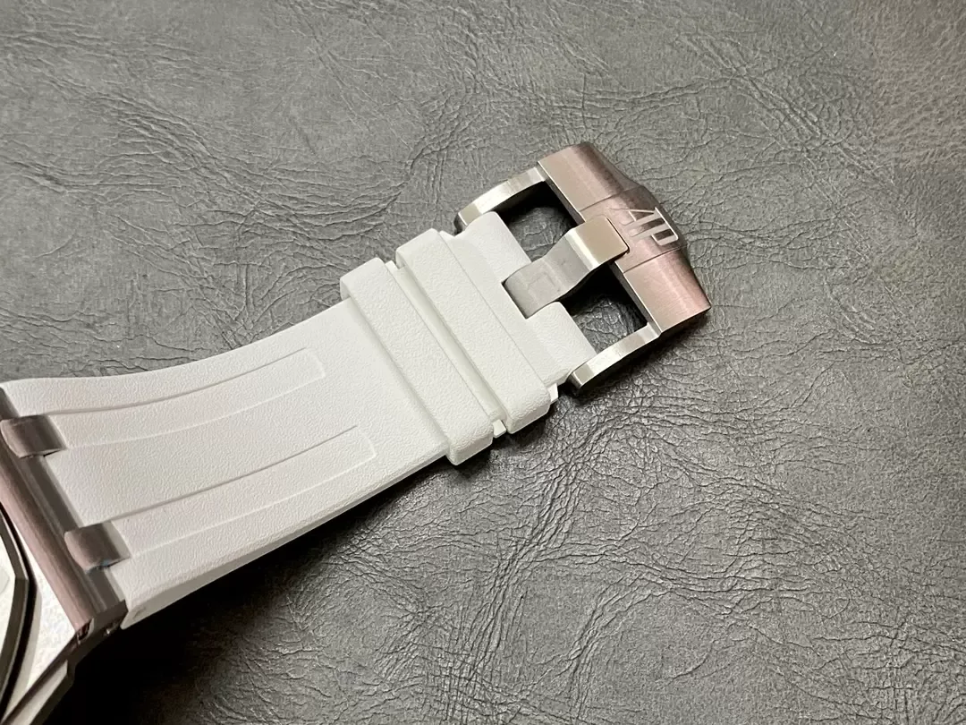 APS공장 오데마피게 로얄오크 오프쇼어 다이버 42mm 15707CB.OO.A010CA.01