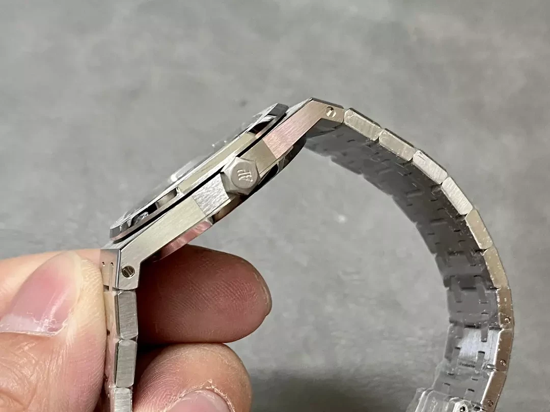 ZF공장 오데마피게 로얄오크 레이디 33mm 블랙 다이얼 스틸 67651