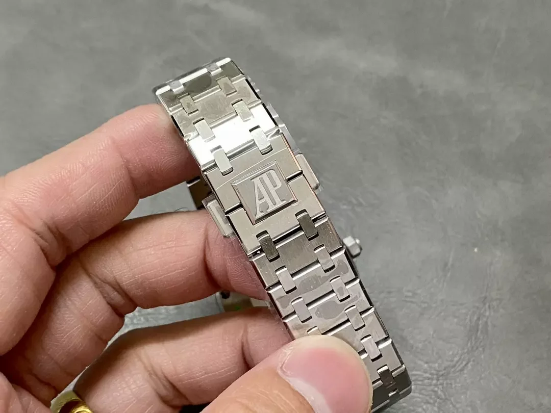 ZF공장 오데마피게 로얄오크 레이디 33mm 블랙 다이얼 스틸 67651