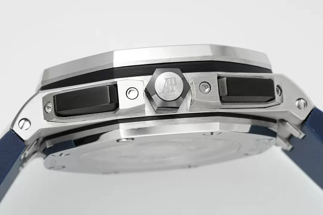 APF공장 오데마피게 로얄오크 오프셔 신형 청판 다이얼 44mm 26420IO