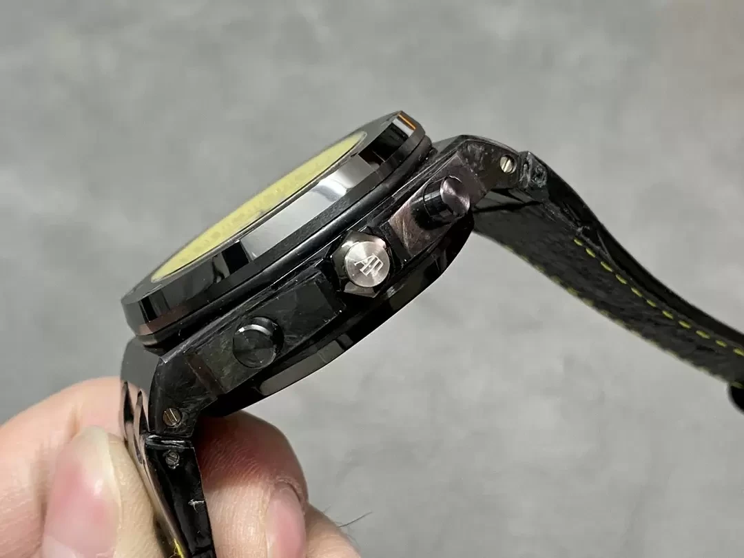 APF공장 오데마피게 로열오크 오프쇼어 크로노그래프 옐로우 블랙 카본 42mm 26176FO