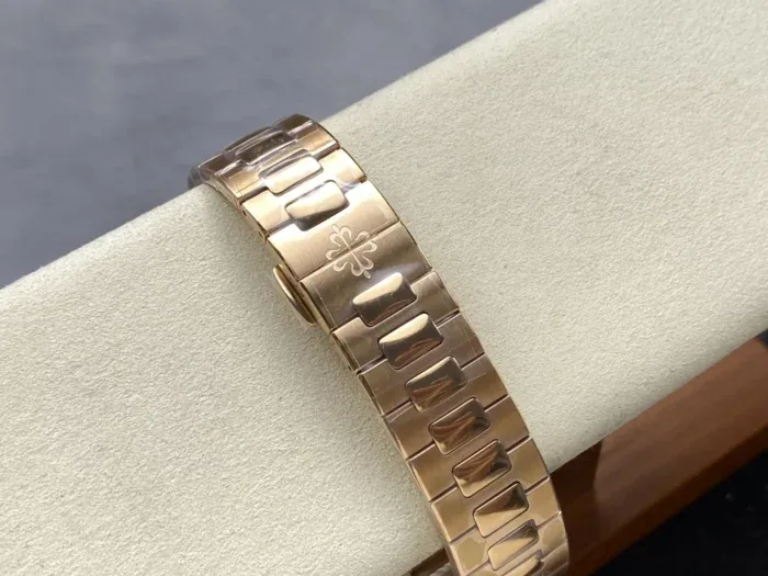 PPF공장 파텍필립 노틸러스 문페이즈 브라운 다이얼 5712