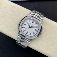 PPF공장 파텍필립 노틸러스 화이트 다이얼 바게트 다이아 베젤 5711