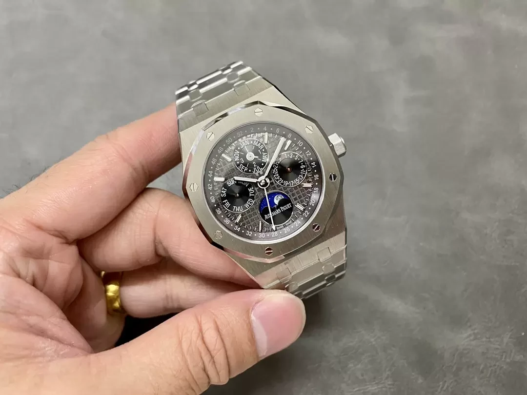 BBR공장 오데마피게 로얄오크 퍼페츄얼캘린더 블랙 다이얼 스틸 41mm 26574