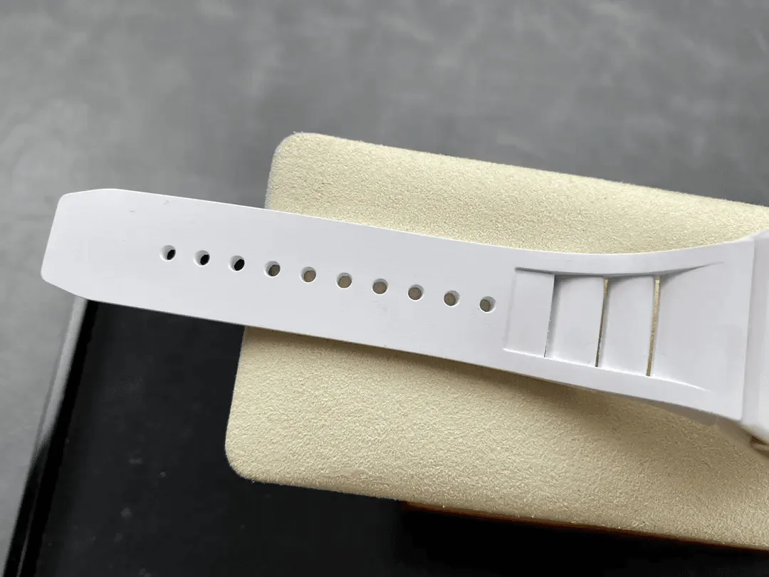 YS공장 리차드밀 RM52-01 화이트 세라믹 레드 스컬 다이얼