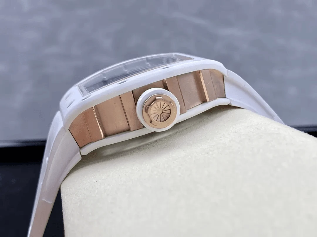 YS공장 리차드밀 RM52-01 화이트 세라믹 레드 스컬 다이얼