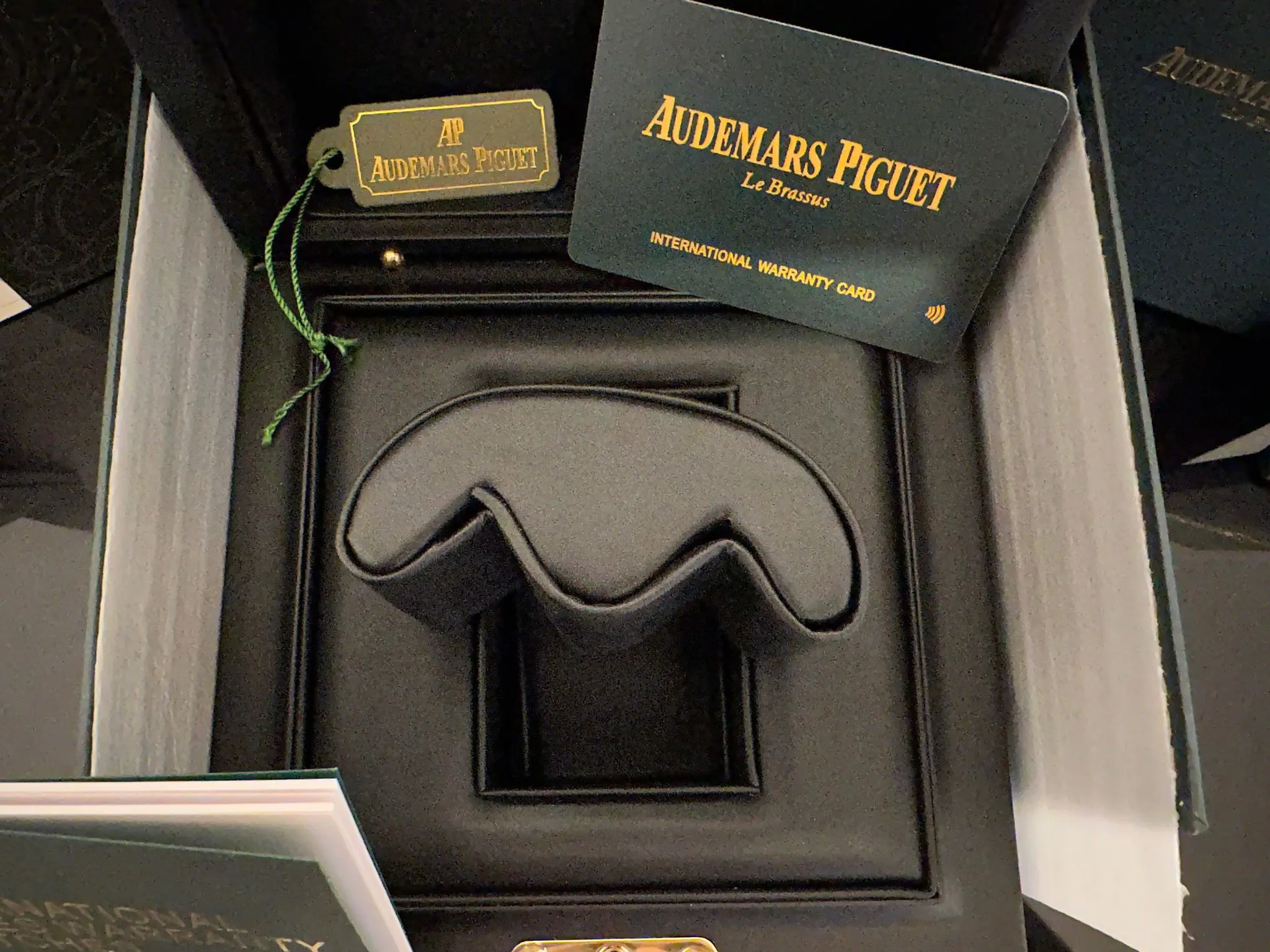 오데마 피게 시계 케이스 및 구성품