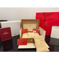 오메가 시계 우드 케이스 및 구성품