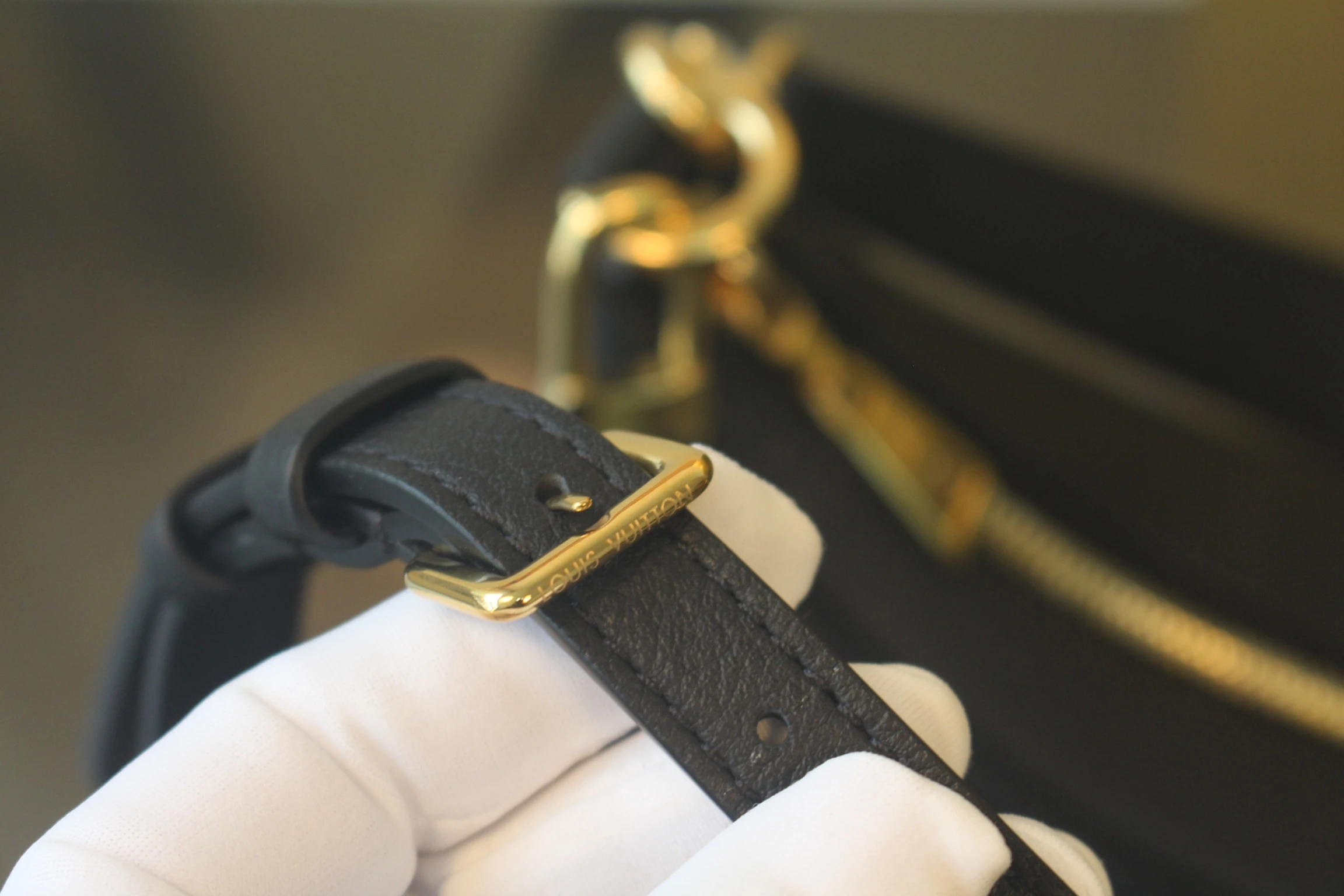 루이비통 바가텔 숄더백 앙프렝뜨 블랙 M46002