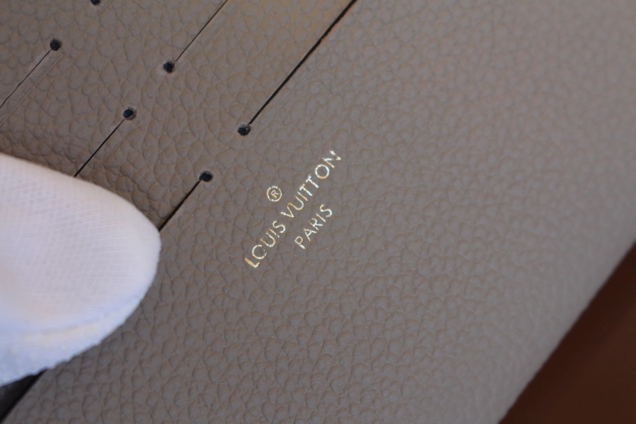 루이비통 펠리시 포셰트 베이지 M68697