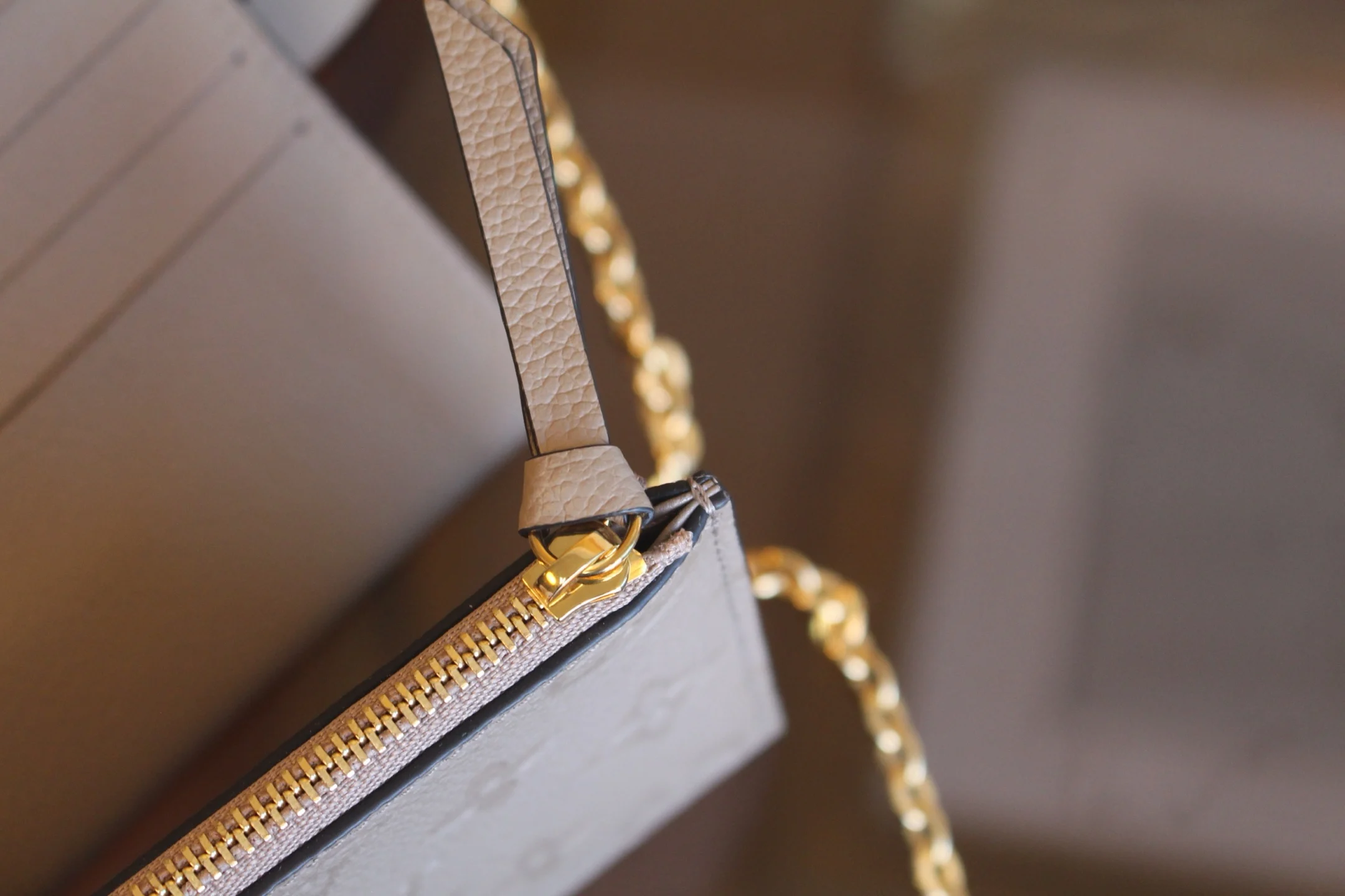 루이비통 펠리시 포셰트 베이지 M68697