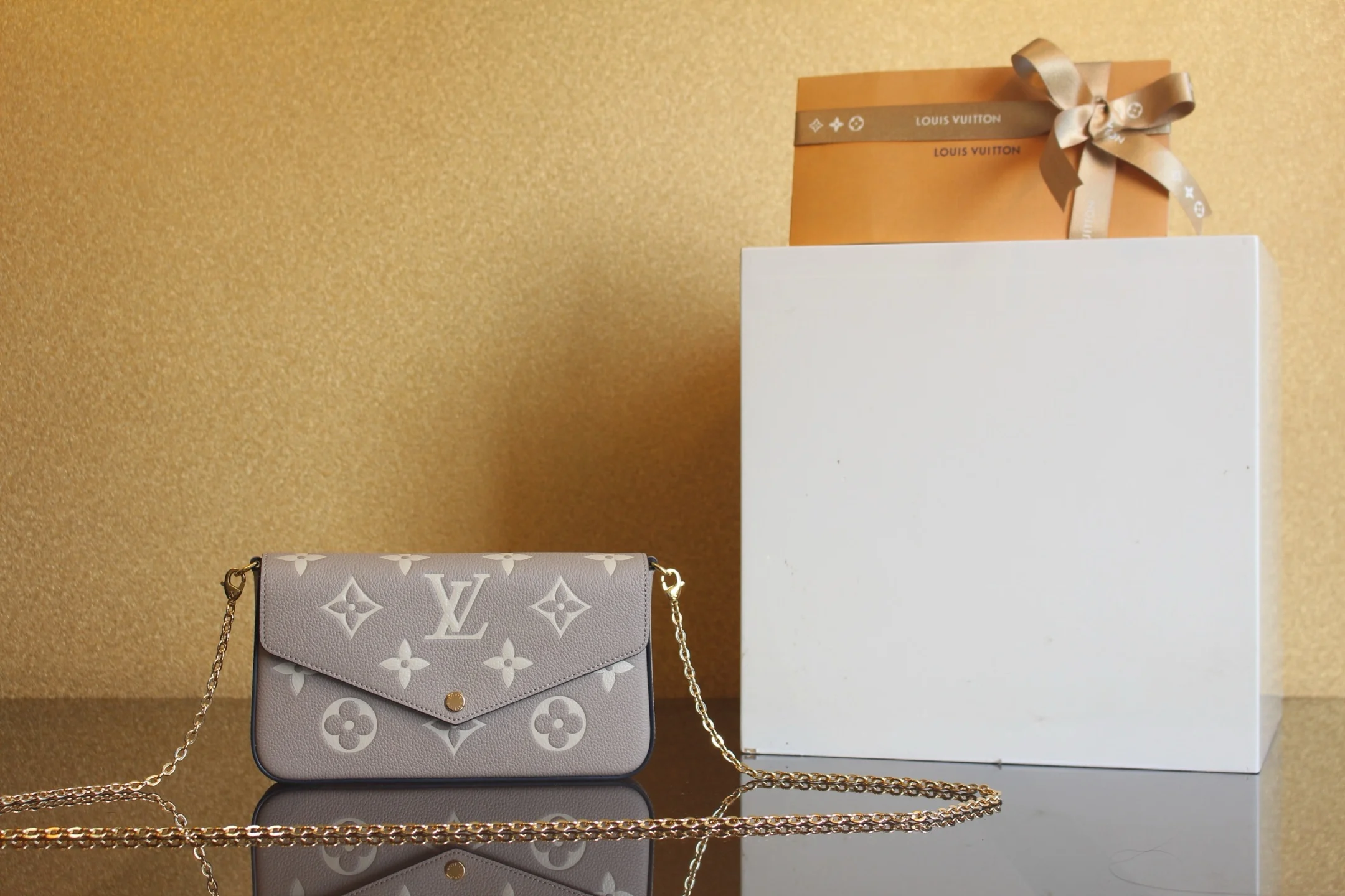 루이비통 펠리시 포쉐트 모노그램 앙프렝뜨 M69977