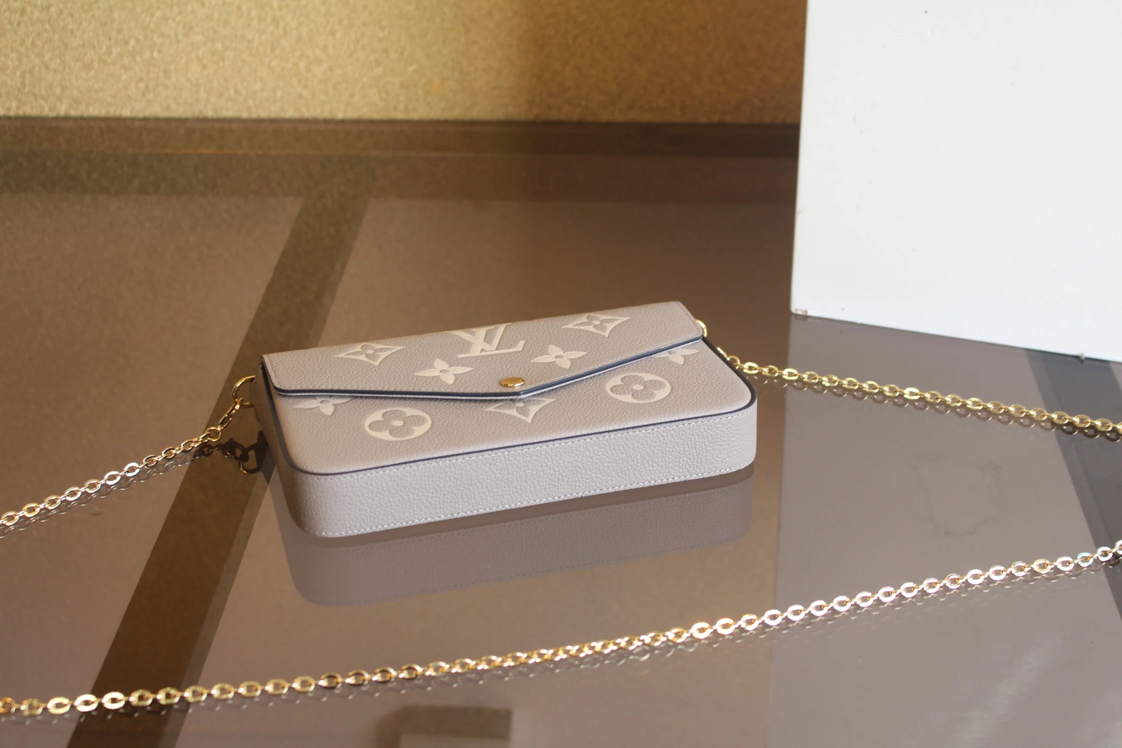 루이비통 펠리시 포쉐트 모노그램 앙프렝뜨 M69977