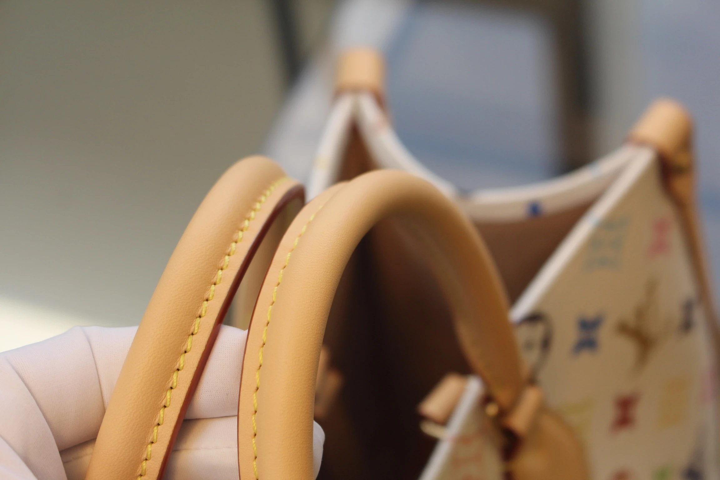 루이비통 LV x TM 온더고 MM 토트백 M13079