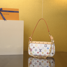 LV x TM 포쉐트 악세수아 기타 모노그램 캔버스 M13404