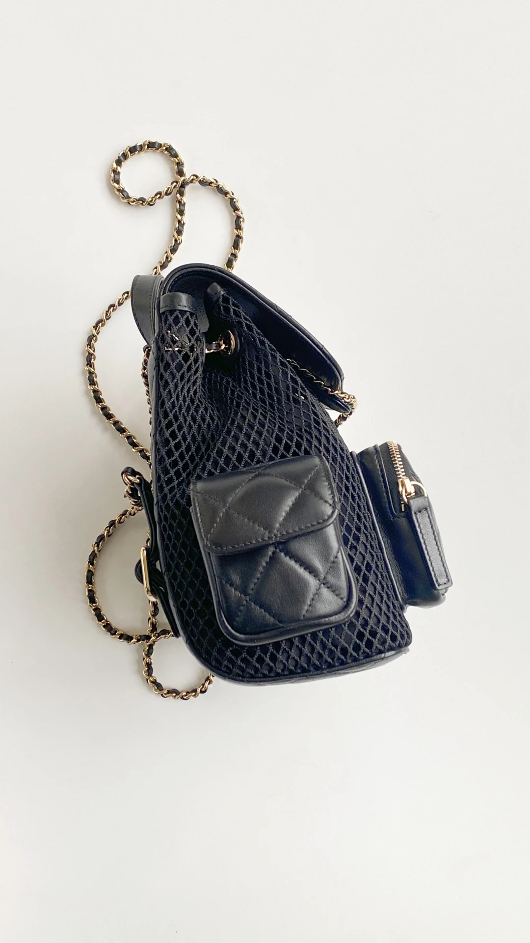 샤넬 25SS 메시, 샤이니 램스킨 & 골드톤 메탈 백팩