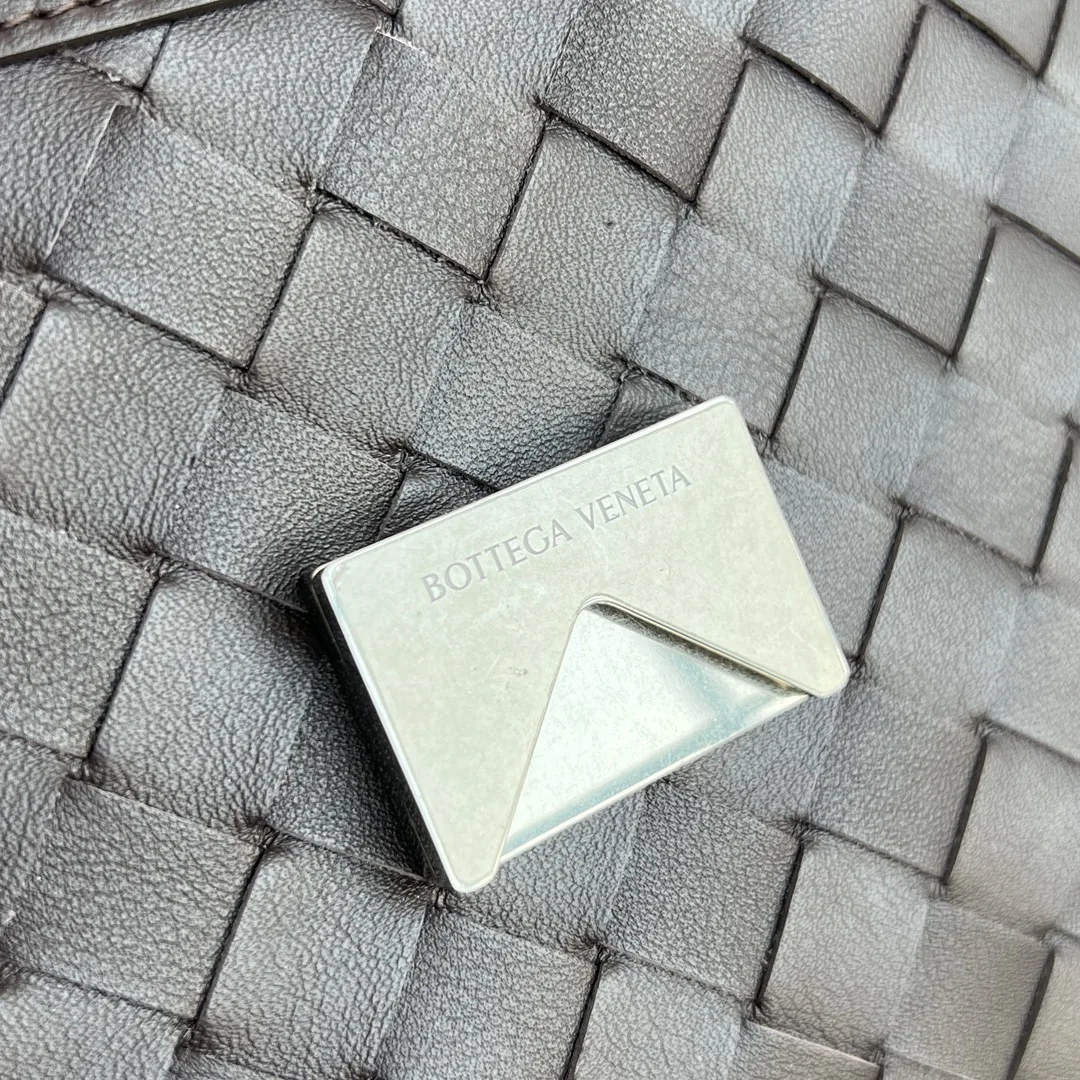 보테가베네타 인트레치아토 레더 토트백 브라운 807715