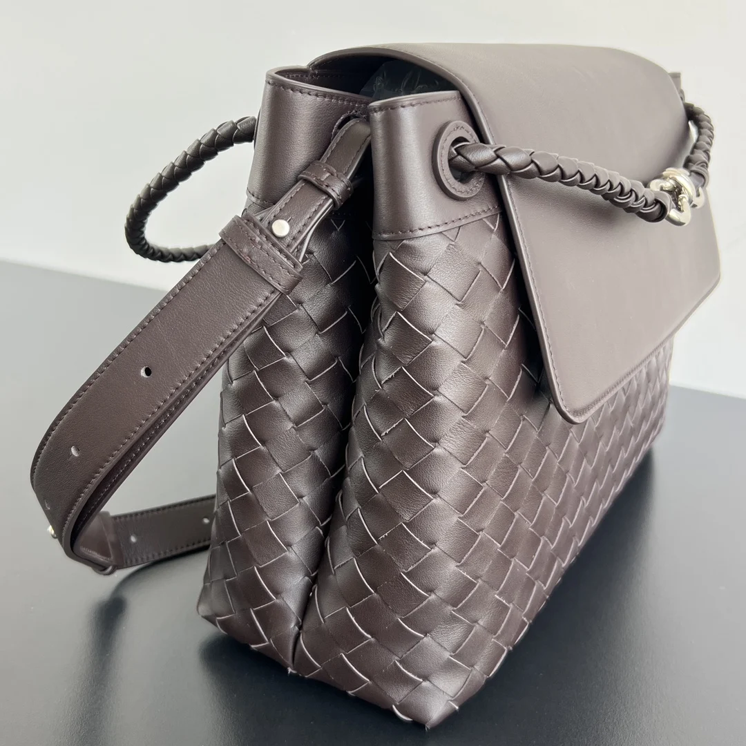 보테가베네타 인트레치아토 레더 토트백 브라운 807715