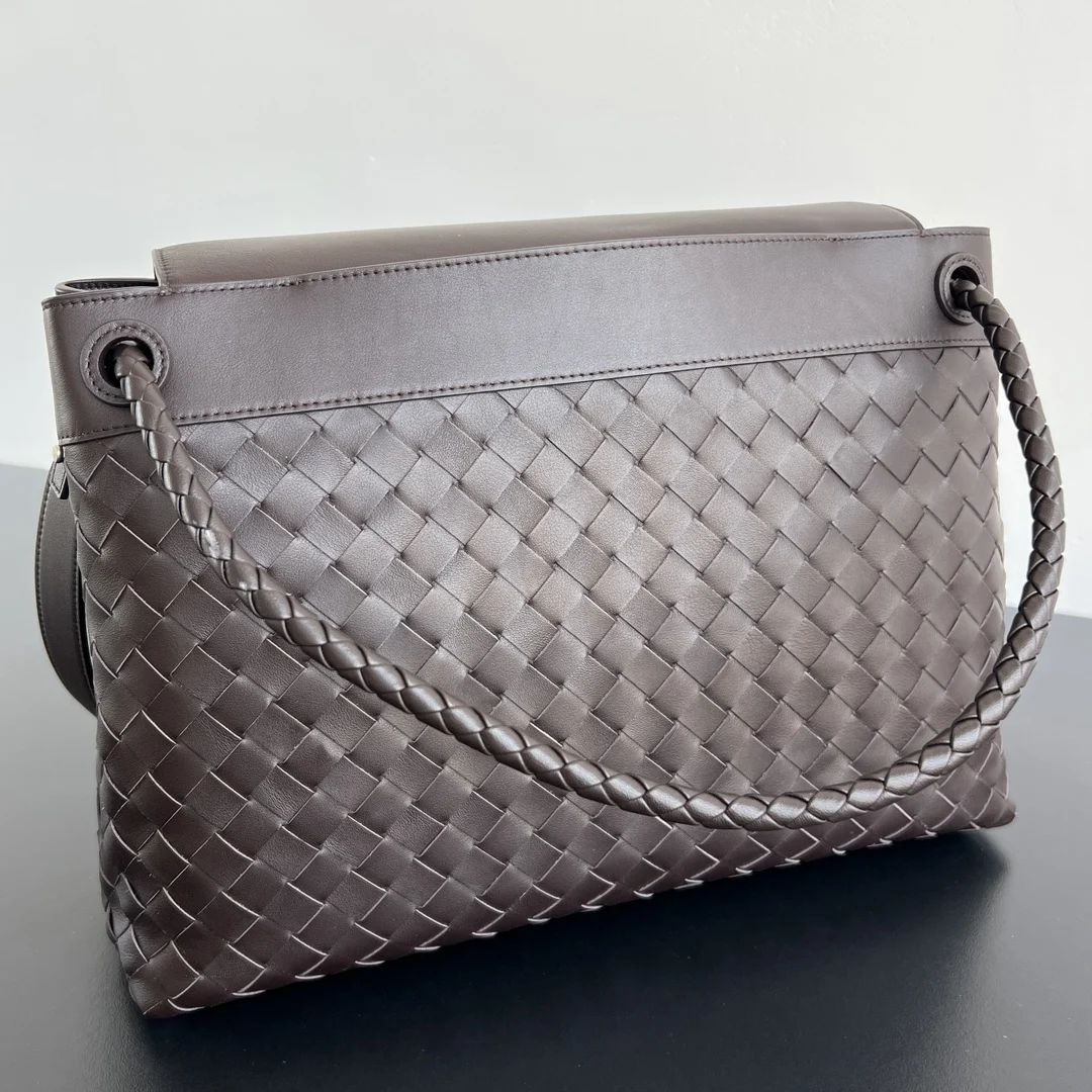 보테가베네타 인트레치아토 레더 토트백 브라운 807715