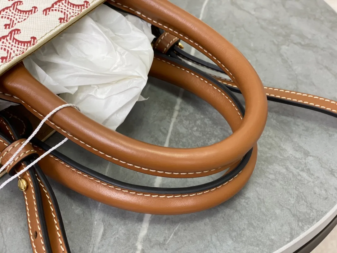 셀린느 샤이니 버티컬 카바스 캔버스백 194372