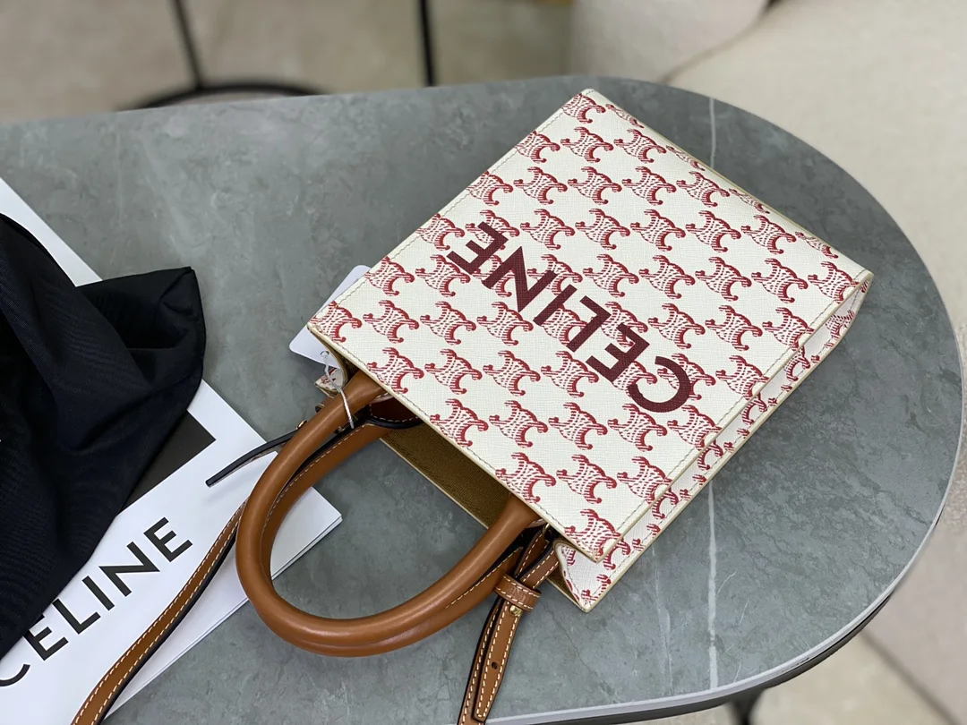 셀린느 샤이니 버티컬 카바스 캔버스백 194372