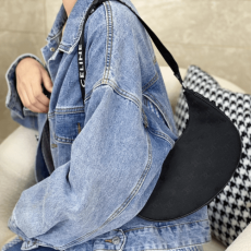 셀린느 트리옹프 자카드 카프스킨 스트랩 미디엄 아바백 블랙 196962