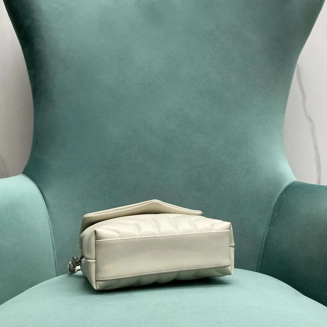 생로랑 모노그램 루루 토이 숄더백 화이트 은장 467072