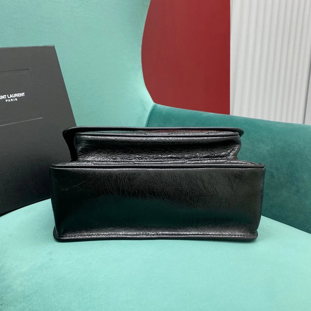 공장 생로랑 여성 니키 미디움 체인 숄더백 블랙 498894