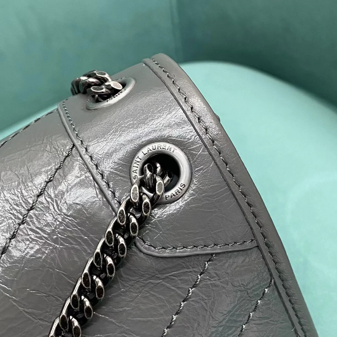 생로랑 니키 숄더 스몰 그레이 633160