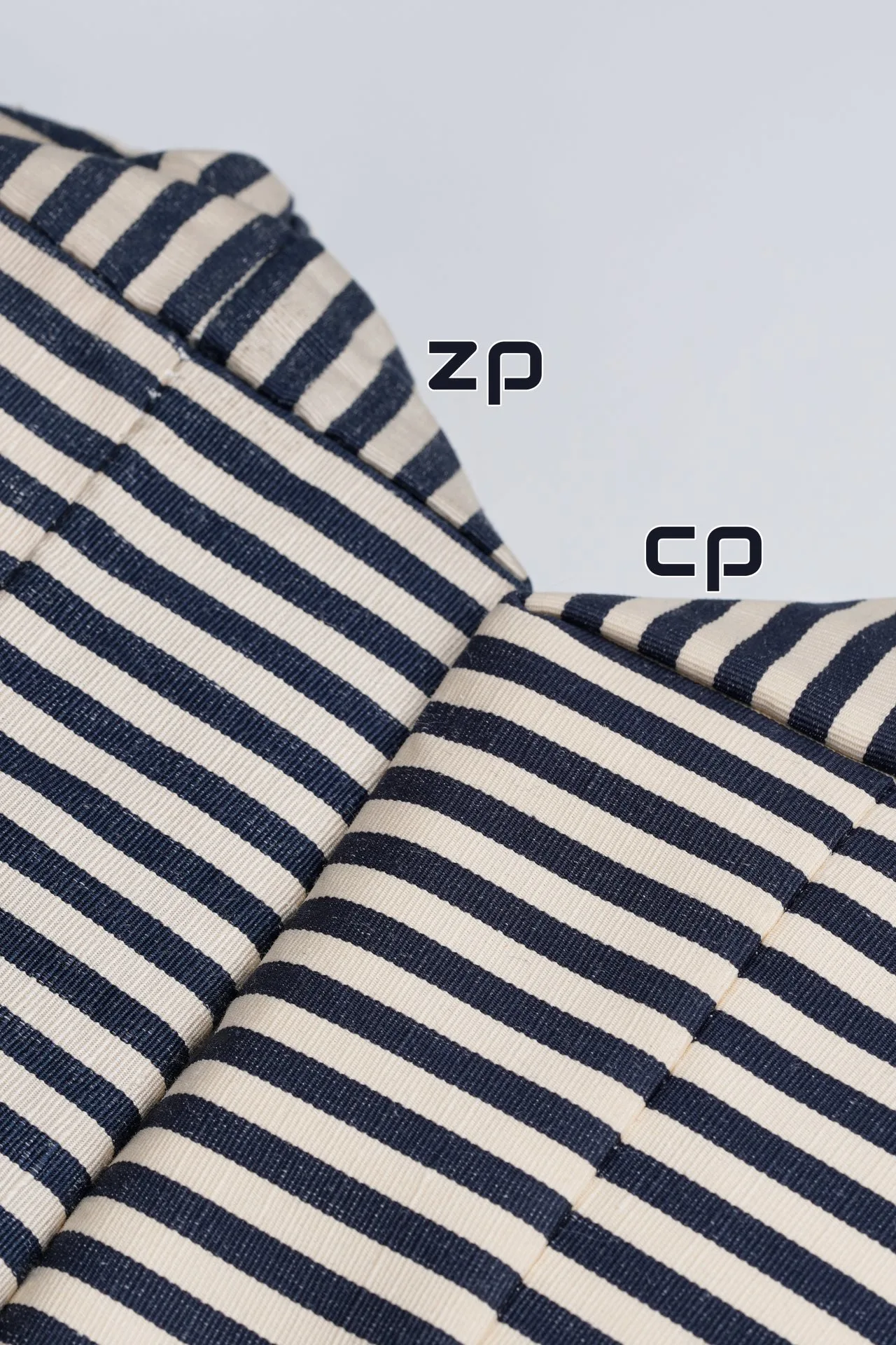 미우미우 스피릿 패브릭 미니 백