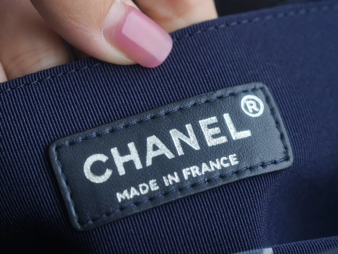 팬더샵 샤넬 보이백 캐비어 다크 네이비 은장 스몰