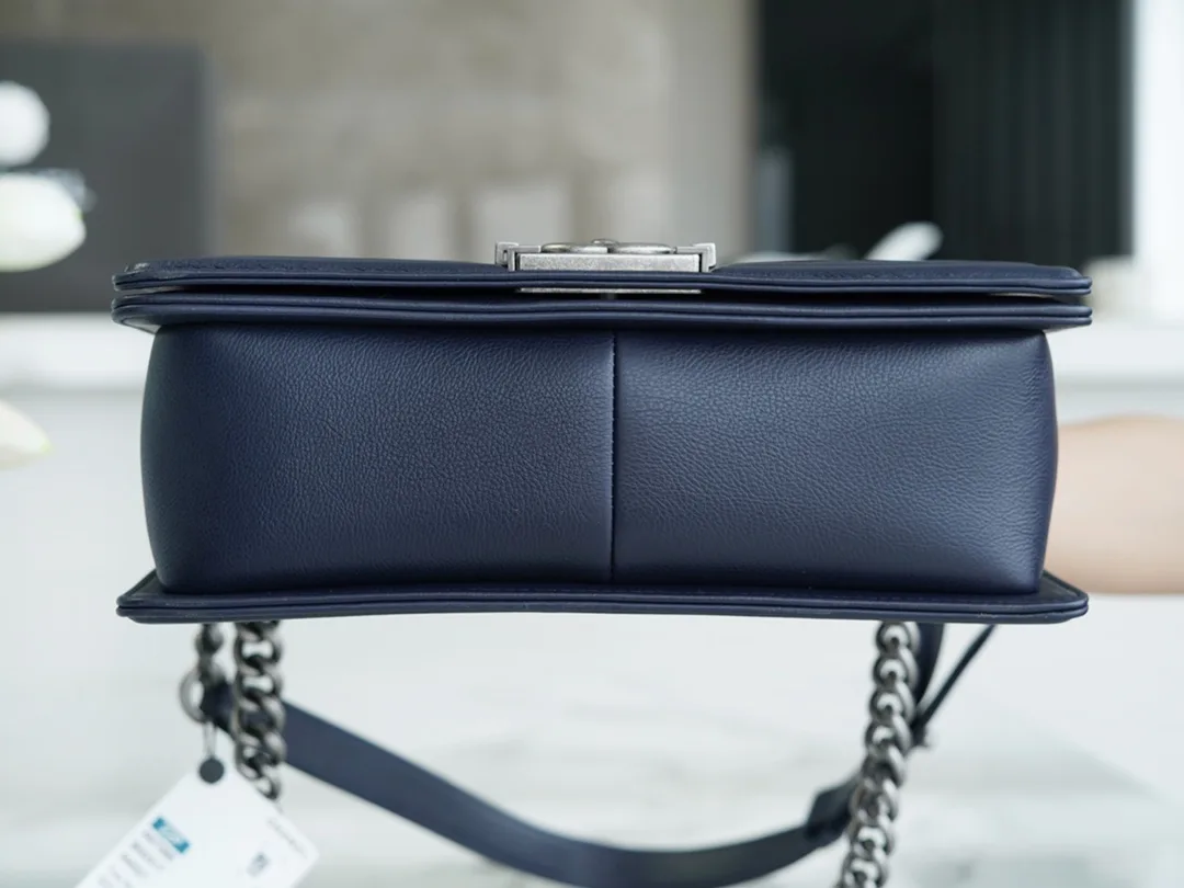 팬더샵 샤넬 보이백 캐비어 다크 네이비 은장 스몰