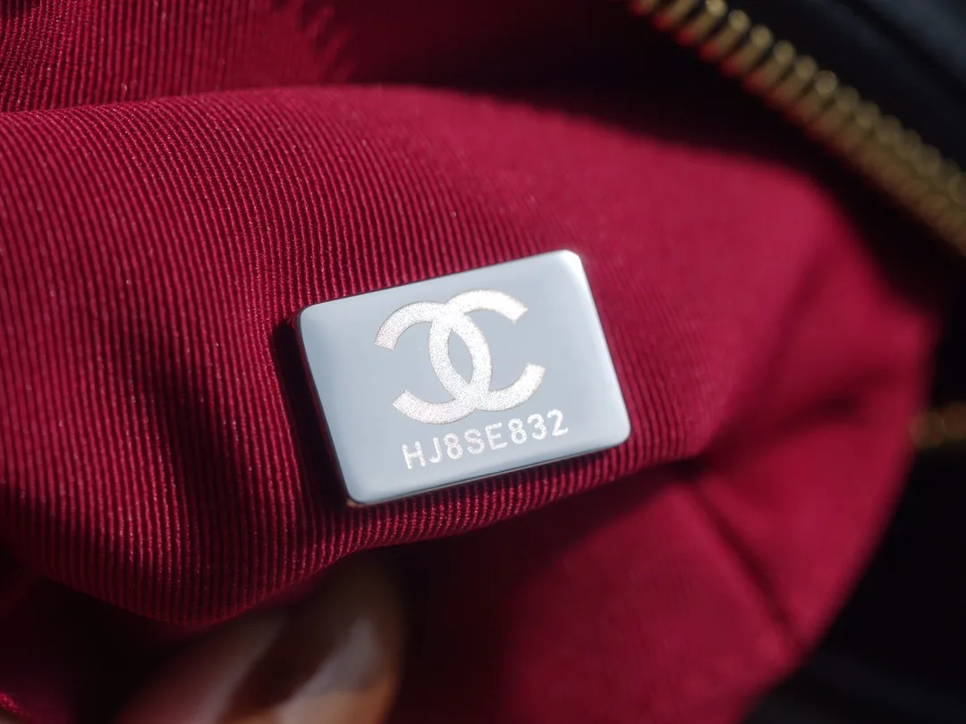 팬더샵 샤넬 클래식 가브리엘 호보 백 스몰 블랙