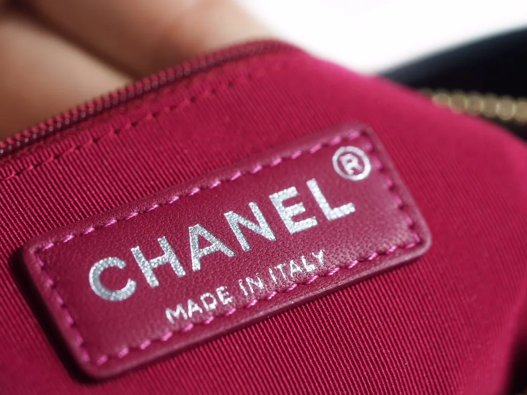 팬더샵 샤넬 클래식 가브리엘 호보 백 스몰 블랙