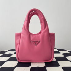 프라다 여성 소프트 스몰 패딩 나파 토트백 핑크 1BA359